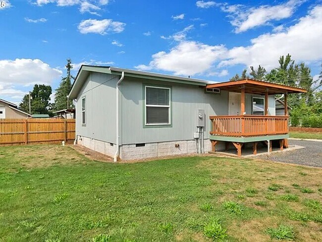 Foto del edificio - 2-Bedroom 1-Bathroom home in Springfield