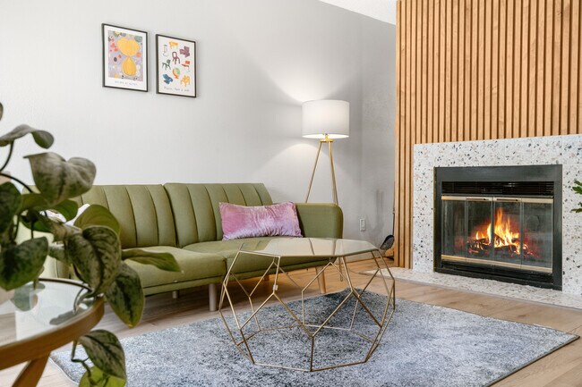 Foto del edificio - 540 S Forest St