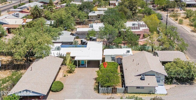 Descripción general de la propiedad - 619 N Jerrie Ave