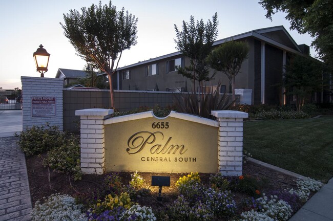 Building Photo - Palm Central South