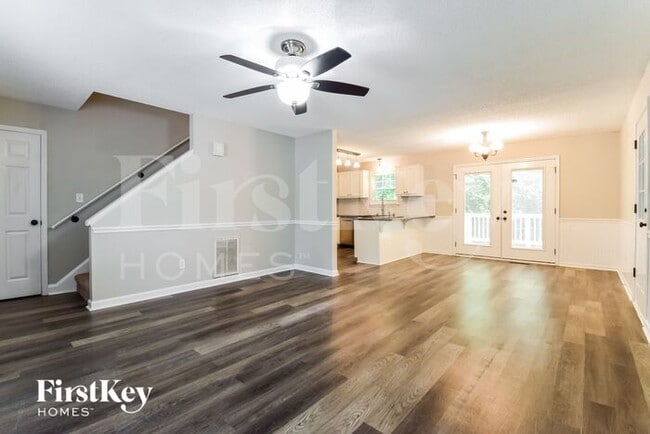 Building Photo - 3710 Newport Dr