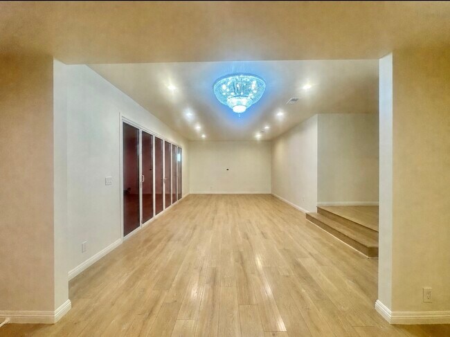 Foto del edificio - 5732 Wilbur Ave