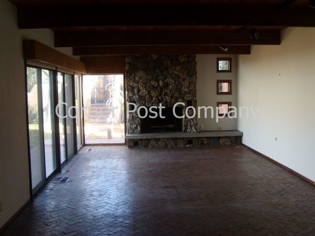 Foto del edificio - 223 Amherst Dr NE