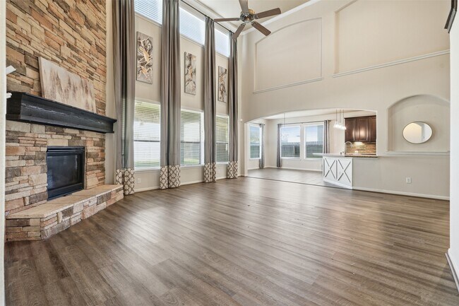 Foto del edificio - 5035 Crystal Bluff Ct
