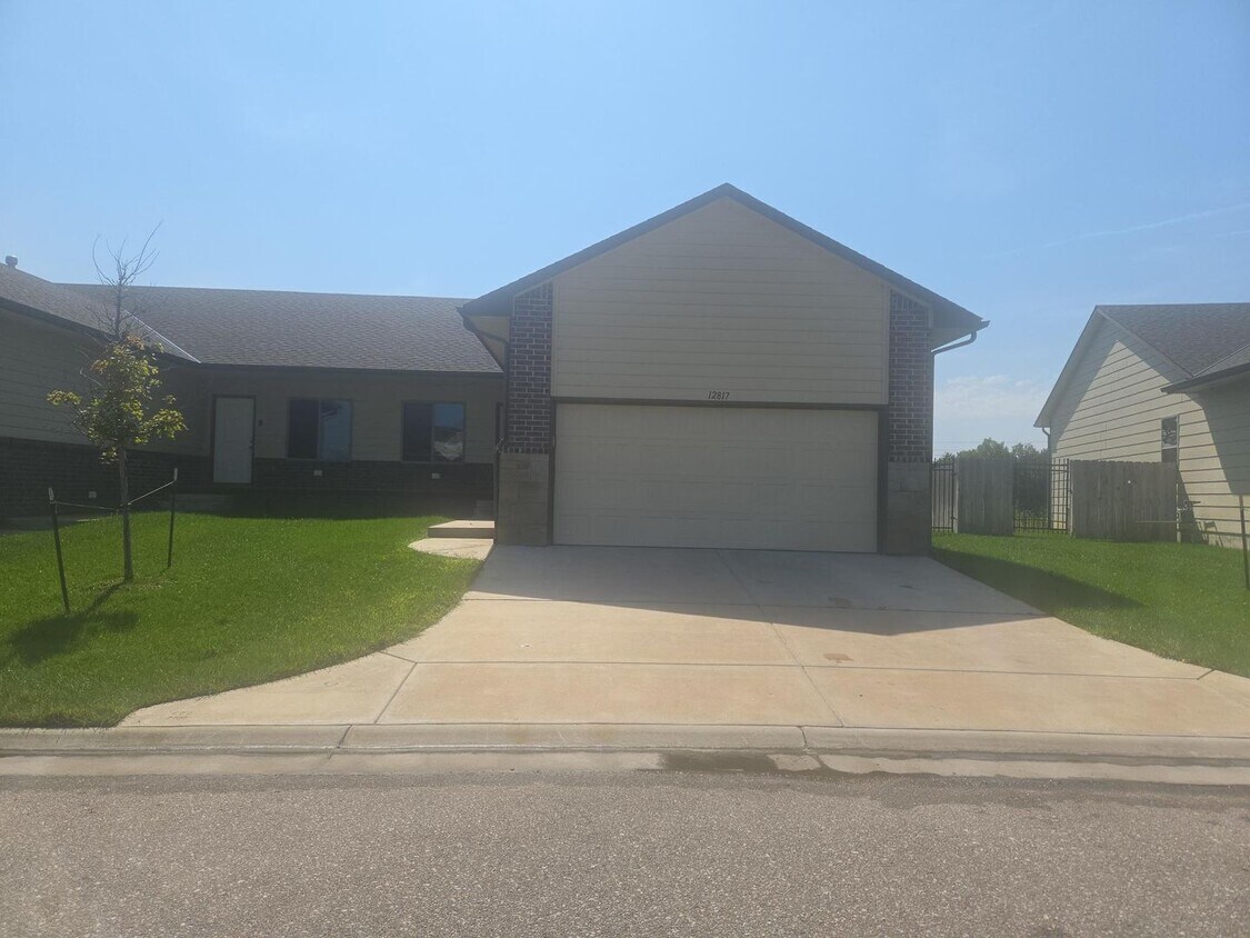 Foto principal - 12817/19 E Timber Lake Ct
