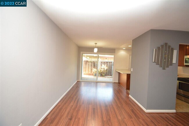Building Photo - 36 Fountainhead Ct