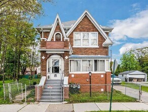 Building Photo - 4666 Lillibridge St