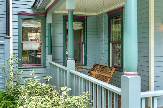 Foto del edificio - 215 W Hallam St