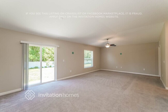 Building Photo - 8642 41st Ave E