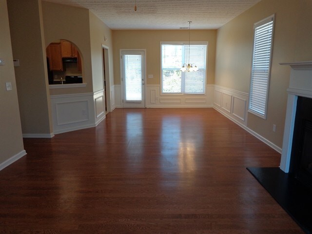 Building Photo - 8119 Willowbank Way