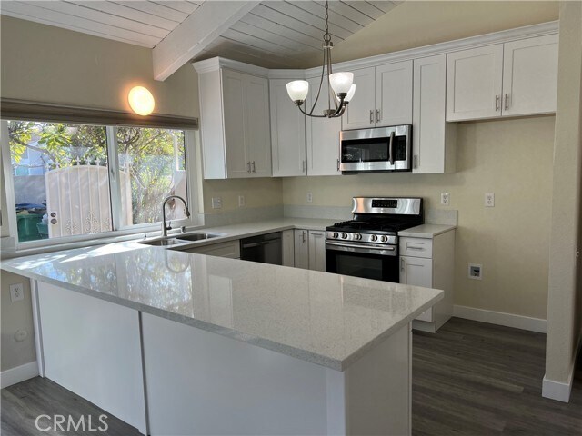 Building Photo - 2 Woodrush