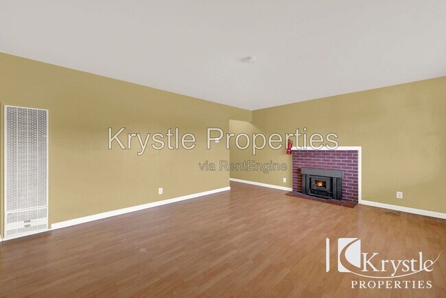 Foto del edificio - 2444 Springs Rd
