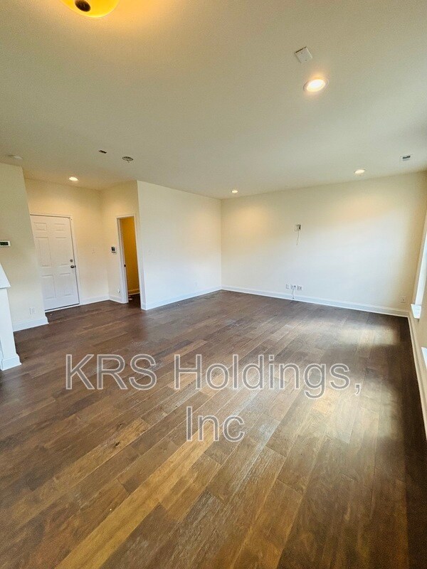 Foto del edificio - 6839 Dunton Rd