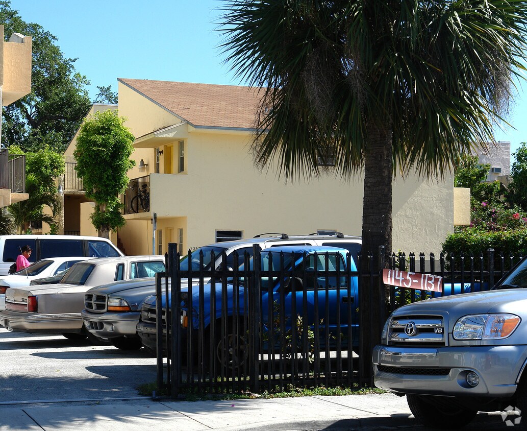 Foto del edificio - 1137 NW 2nd St