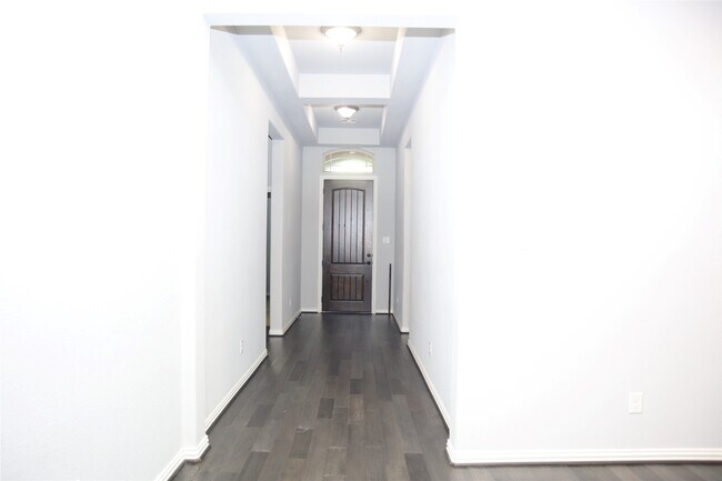 Foto del edificio - 4553 New Country Dr