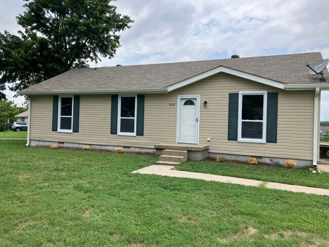 Building Photo - Recently remodeled Hermitage Gem.