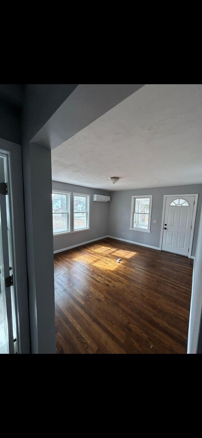 Living Room - 3 Morris St