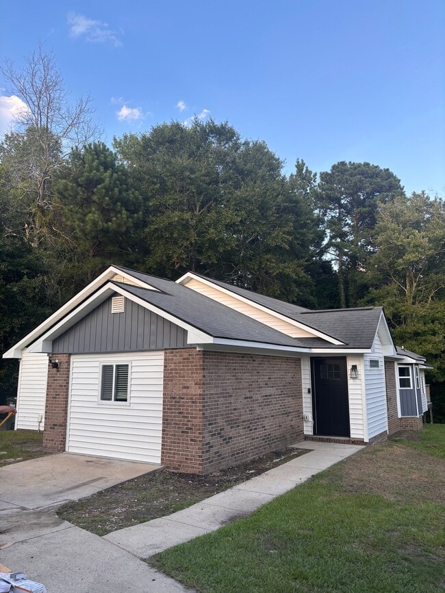 Building Photo - 5558 Quietwood Pl