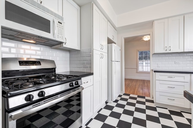 kitchen - 439 S Palm Dr