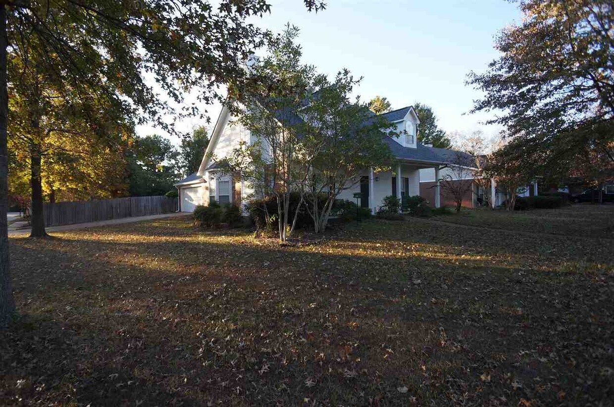 Primary Photo - 400 Spring Hill Dr