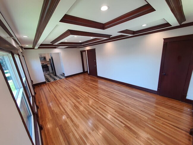Building Photo - 5329 Vantage Ave