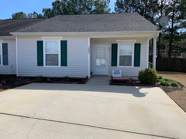 Building Photo - 1683 Summerwoods Cir