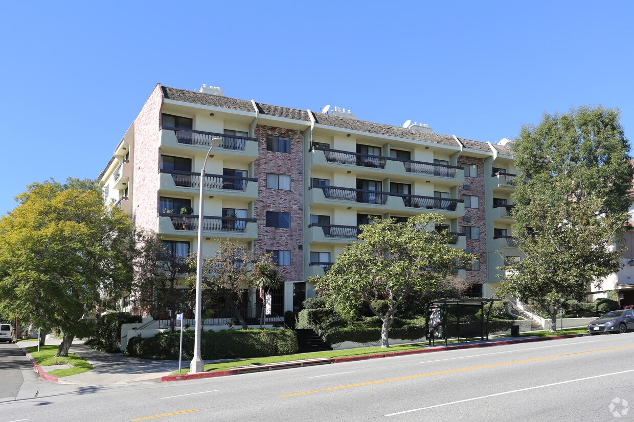 Primary Photo - Wellworth Towers Apartments