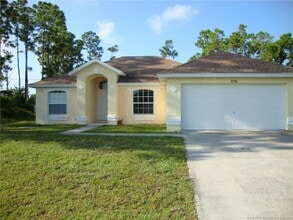 Building Photo - 456 SW Prado Ave