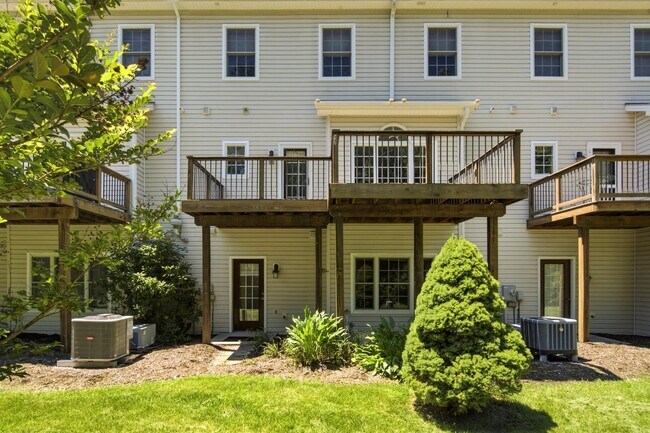Foto del edificio - 2645 Blossom Trail E