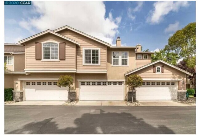 Foto del edificio - Two Bedroom/Two Bathroom Condo Available i...