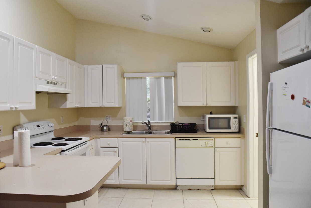 Foto del edificio - 1155 Goldenrod Rd