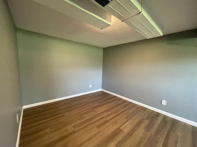Building Photo - Newly renovated 4 bedroom home outside of Meadville