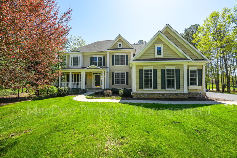 Foto principal - 11402 Chivalry Chase Ln