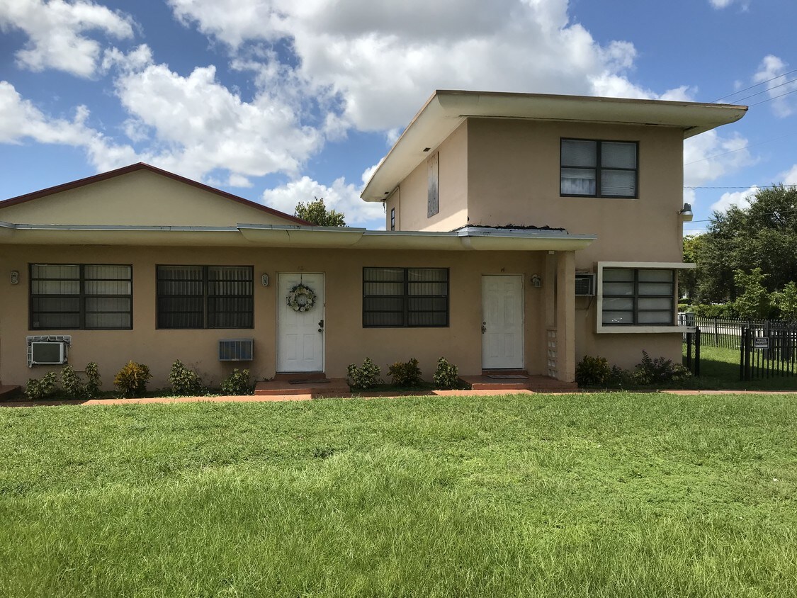 Foto principal - 1690 NE 151st St