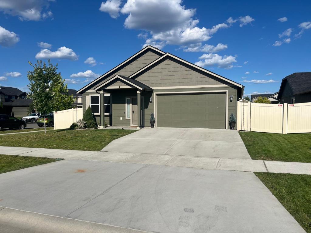 Foto principal - 13012 Shortline St