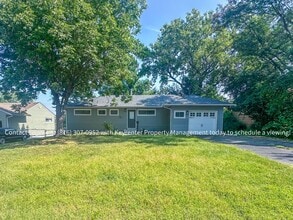Building Photo - 211 SW McClendon Dr