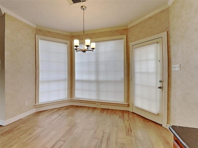 Foto del edificio - 1306 Silverleaf Dr