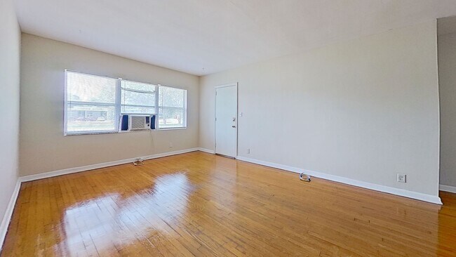 Foto del edificio - 2589 Atlantic Blvd