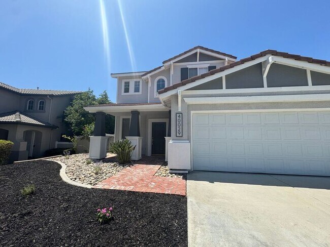 Building Photo - 40029 Lafayette Dr