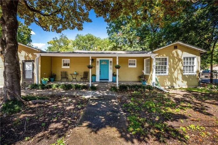 Primary Photo - 208 Florence Dr