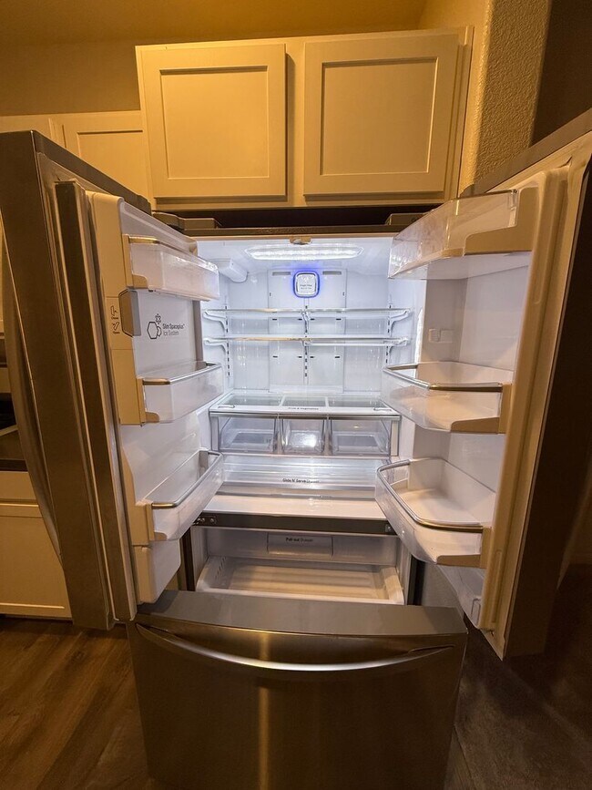 Foto del edificio - Half month Off!  Nice home with a huge back yard