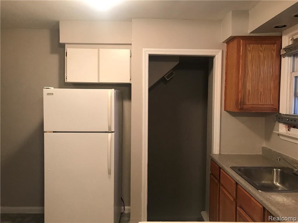 Foto principal - 18425 Fenton St