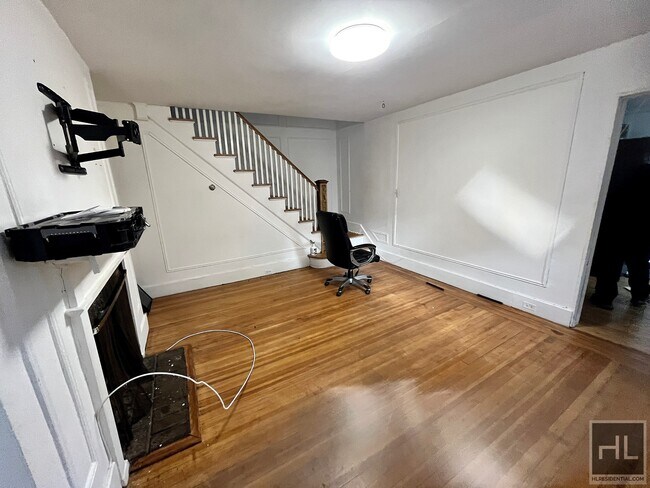 Building Photo - Rockne Rd Yonkers