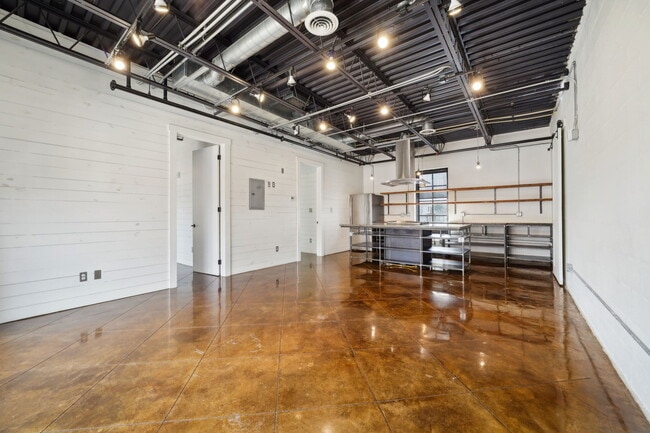 Building Photo - Lofts on 15th