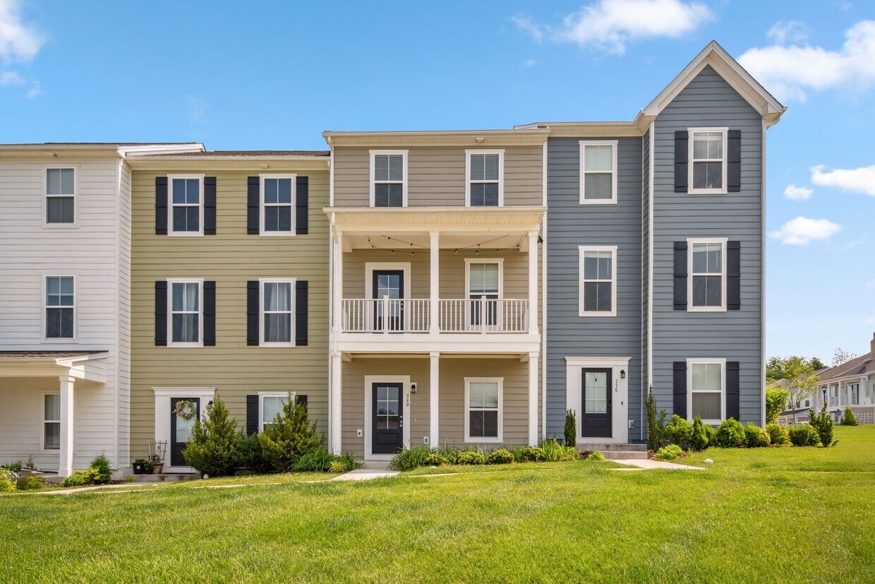 3 bed/ 3 1/2 bath. Dog Friendly. - 3 bed/ 3 1/2 bath.  Dog Friendly.