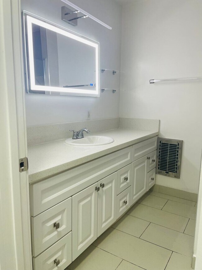 Foto del interior - LUXURY LIVING AT AN AFFORDABLE PRICE