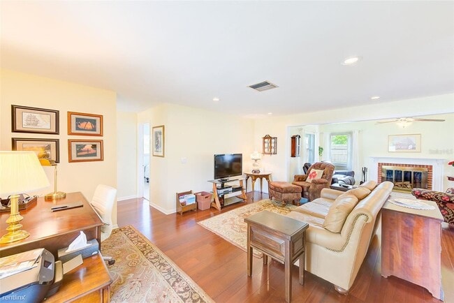 Building Photo - 2 br, 2 bath House - 1711 Patlin Circle S
