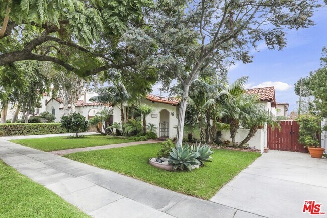 Foto del edificio - 10516 Ayres Ave