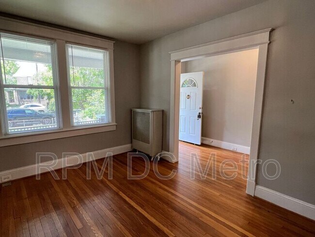 Building Photo - 4507 Illinois Ave NW