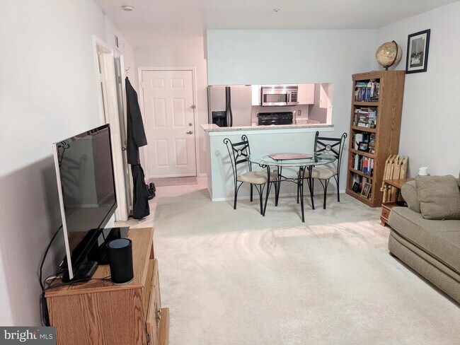 Foto del edificio - 3309 Wyndham Cir